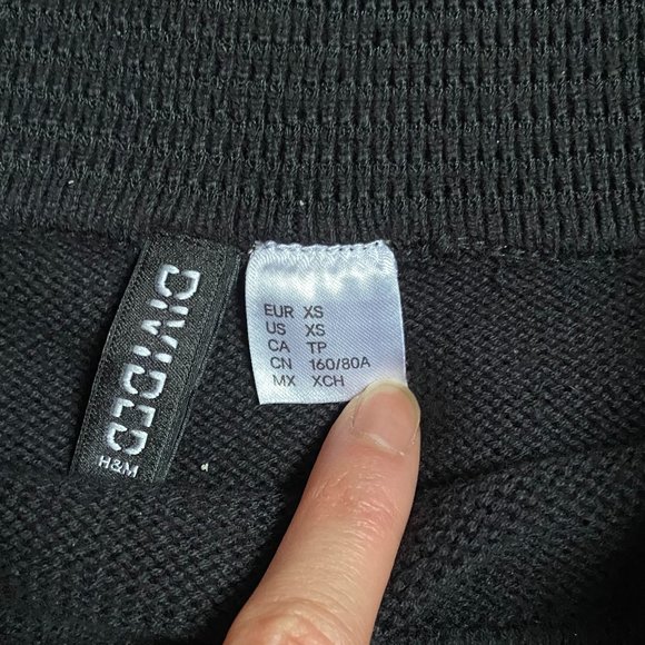 Off shoulder knit sweater - Picture 2 of 2